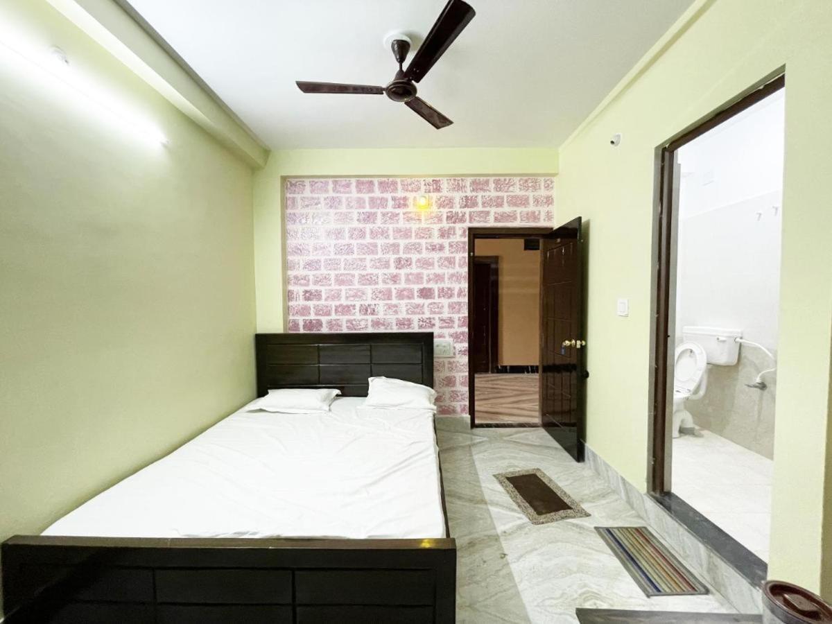 Dubby Indian Hotel Inn ! Пури Екстериор снимка