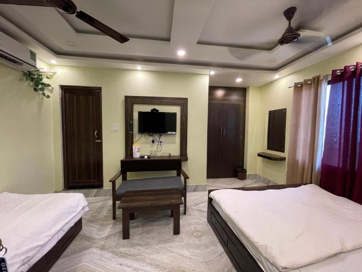 Dubby Indian Hotel Inn ! Пури Екстериор снимка