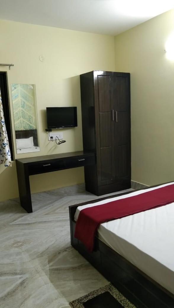 Dubby Indian Hotel Inn ! Пури Екстериор снимка